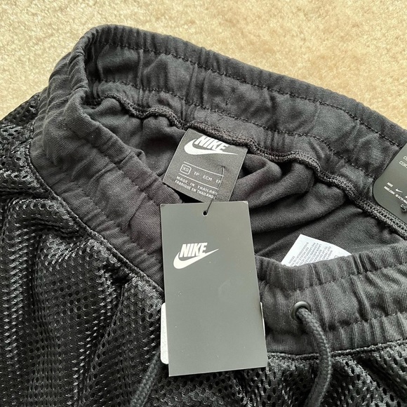 Nike heritage shorts - Picture 3 of 3